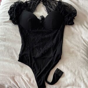Windsor Black Lace Puff Sleeve Bodysuit
